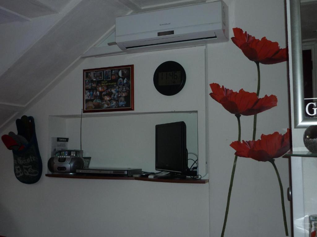 Tonnie'S Bed And Breakfast Kerkrade Room photo